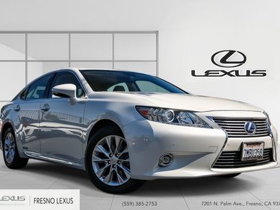 Used 2015 Lexus ES 300h w/ Navigation System Package