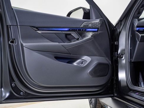 Used 2026 BMW M5 w/ Executive Package image 34