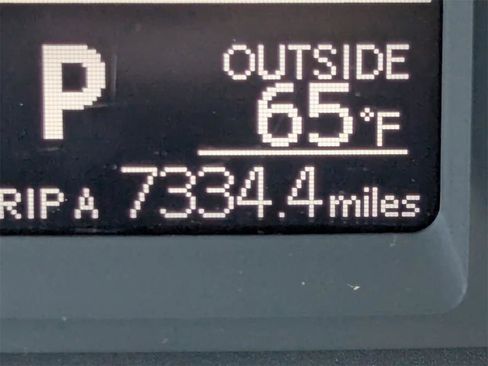 Used 2017 Toyota Corolla LE image 33