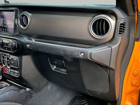 Used 2021 Jeep Gladiator Rubicon AWD/4WD image 18