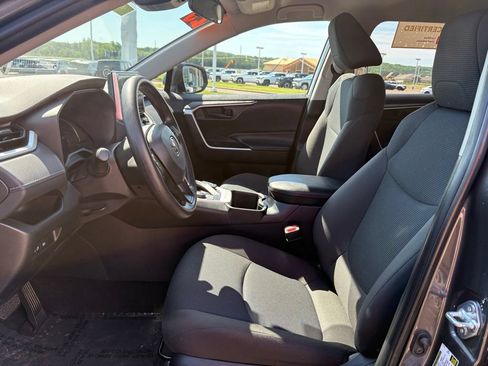 Certified 2025 Toyota RAV4 LE AWD/4WD image 12