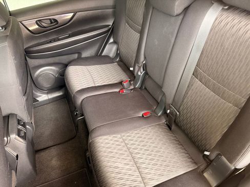 Used 2018 Nissan Rogue S FWD image 24
