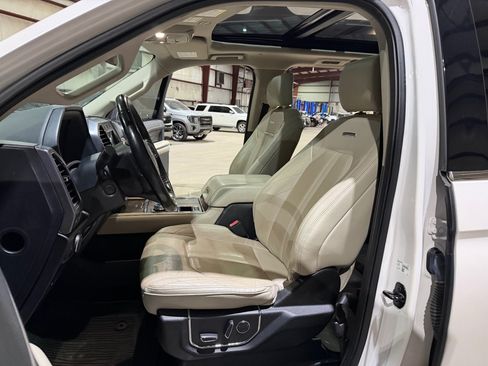 Used 2018 Ford Expedition Platinum RWD image 14