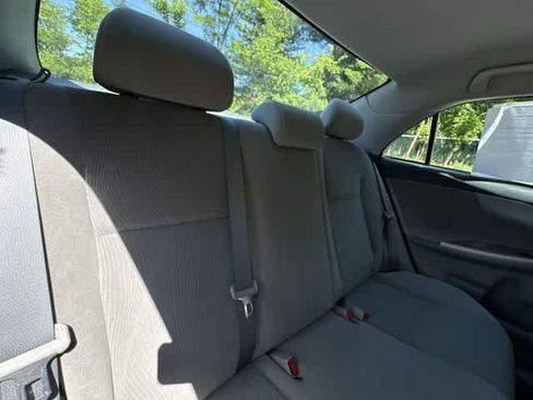 Used 2013 Toyota Corolla LE FWD image 15