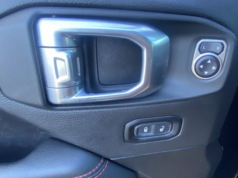 Used 2023 Jeep Gladiator Rubicon w/ Cold Weather Group image 17