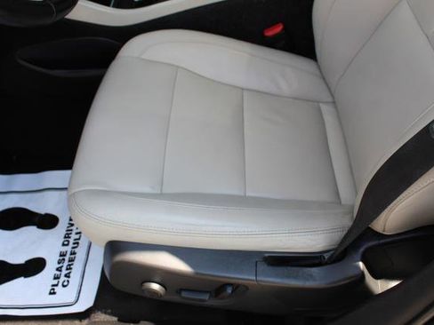 Used 2020 Volvo XC40 T5 Momentum w/ Protection Package image 14