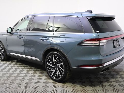 Used 2025 Lincoln Aviator Reserve w/ Equipment Group 201A image 3