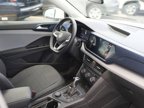 Used 2022 Volkswagen Taos SE image 17