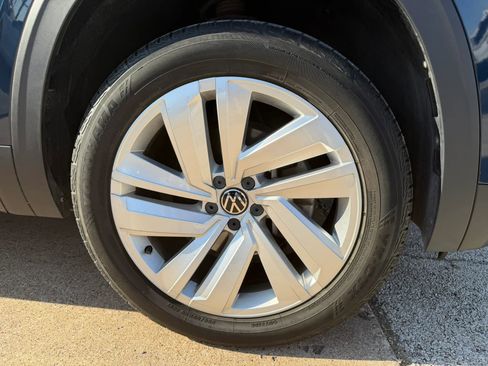 Used 2020 Volkswagen Atlas Cross Sport SE AWD/4WD image 9