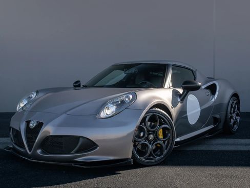Used 2015 Alfa Romeo 4C Coupe w/ Leather Interior Group image 1