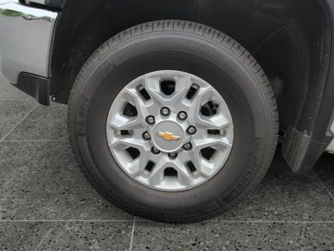 Used 2021 Chevrolet Silverado 2500 LTZ w/ Z71 Off-Road Package AWD/4WD image 14