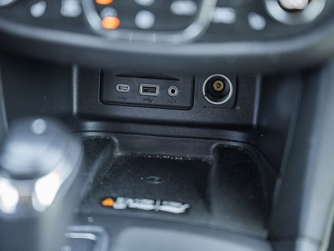 Used 2019 Chevrolet Equinox Premier AWD/4WD image 24