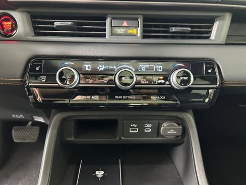 Used 2025 Honda Pilot TrailSport image 21