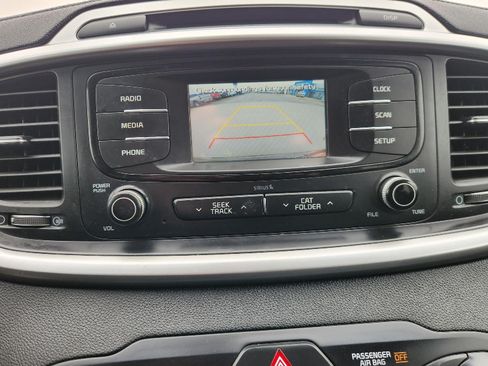 Used 2016 Kia Sorento AWD image 13
