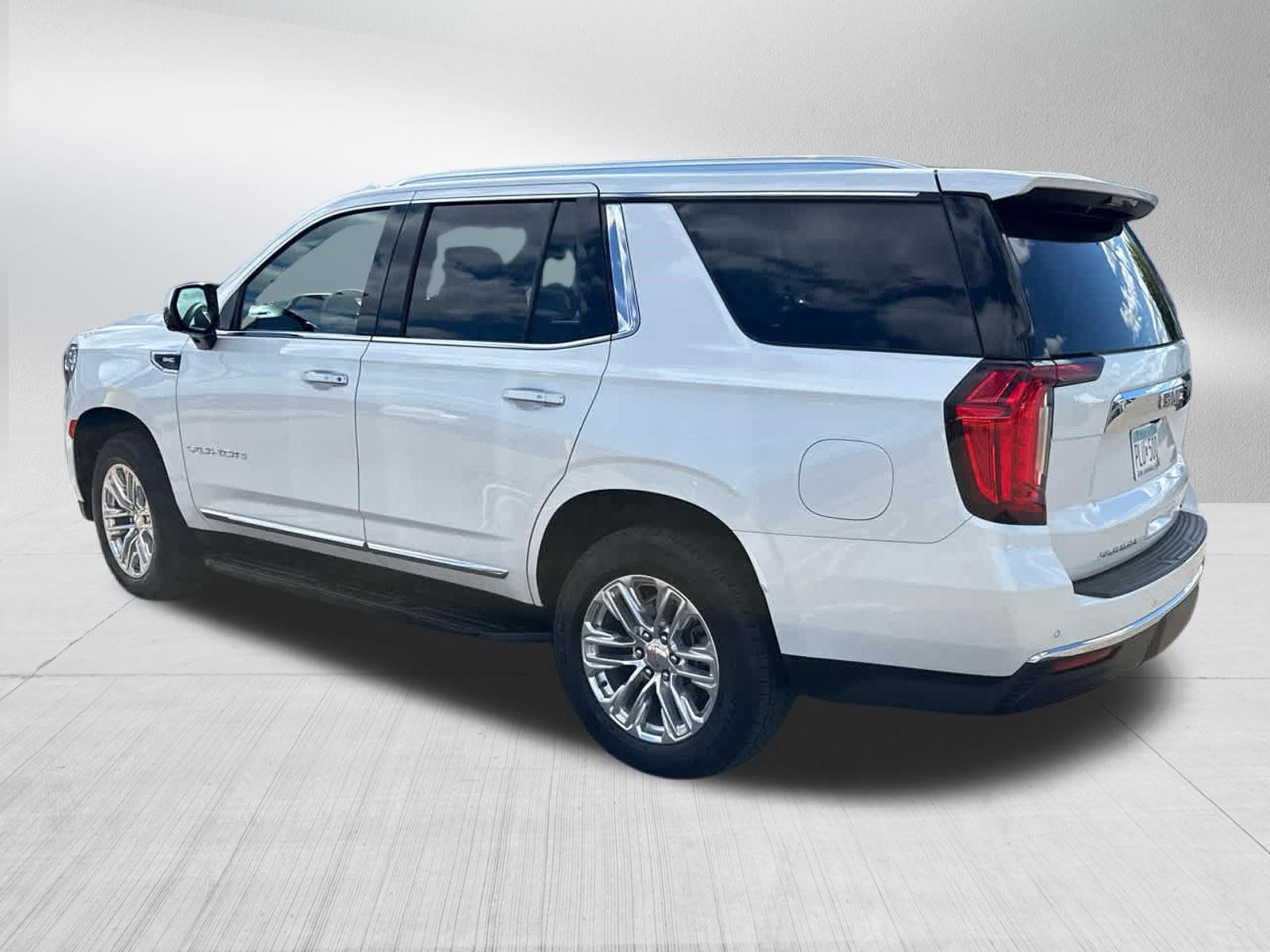 Used 2023 GMC Yukon SLT w/ SLT Premium Package AWD/4WD image 11