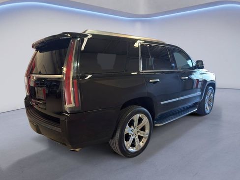 Used 2016 Cadillac Escalade Luxury AWD/4WD image 8