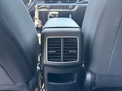 Used 2025 Kia Sportage LX FWD image 22