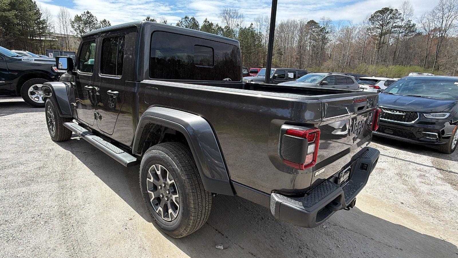 New 2026 Jeep Gladiator Sport AWD/4WD image 10