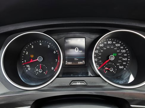 Used 2020 Volkswagen Tiguan SE R-Line image 26