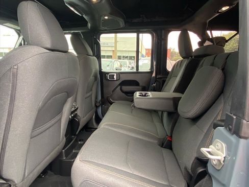 Used 2024 Jeep Wrangler Unlimited w/ Convenience Group AWD/4WD image 22