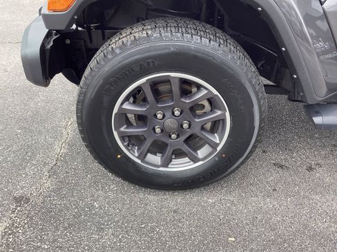 Used 2021 Jeep Gladiator Overland w/ Dual Top Group image 9