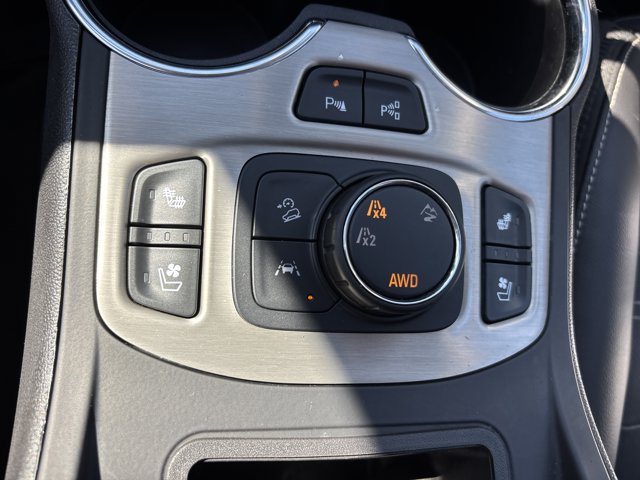 Used 2024 GMC Terrain Denali w/ Denali Premium Package AWD/4WD image 44