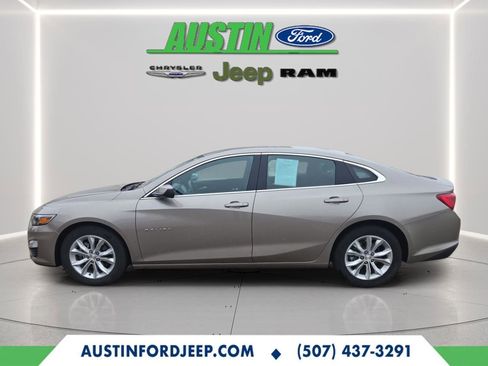 Used 2024 Chevrolet Malibu LT image 2