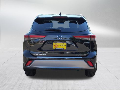 Used 2021 Toyota Highlander Platinum AWD/4WD image 7