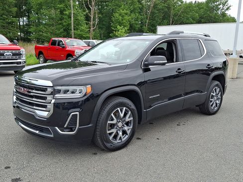 Used 2023 GMC Acadia SLT w/ Preferred Package AWD/4WD image 3