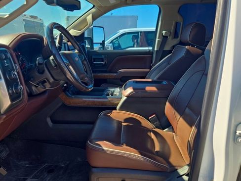 Used 2018 Chevrolet Silverado 2500 High Country w/ Duramax Plus Package AWD/4WD image 8