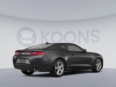 Used 2017 Chevrolet Camaro LT w/ Technology Package image 4