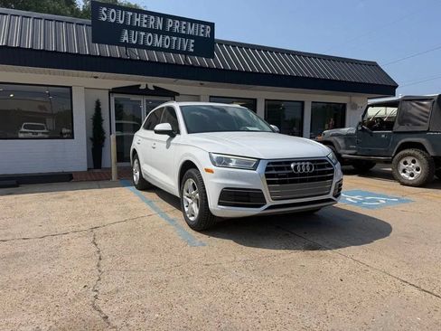 Used 2019 Audi Q5 2.0T Premium w/ Convenience Package AWD/4WD image 2