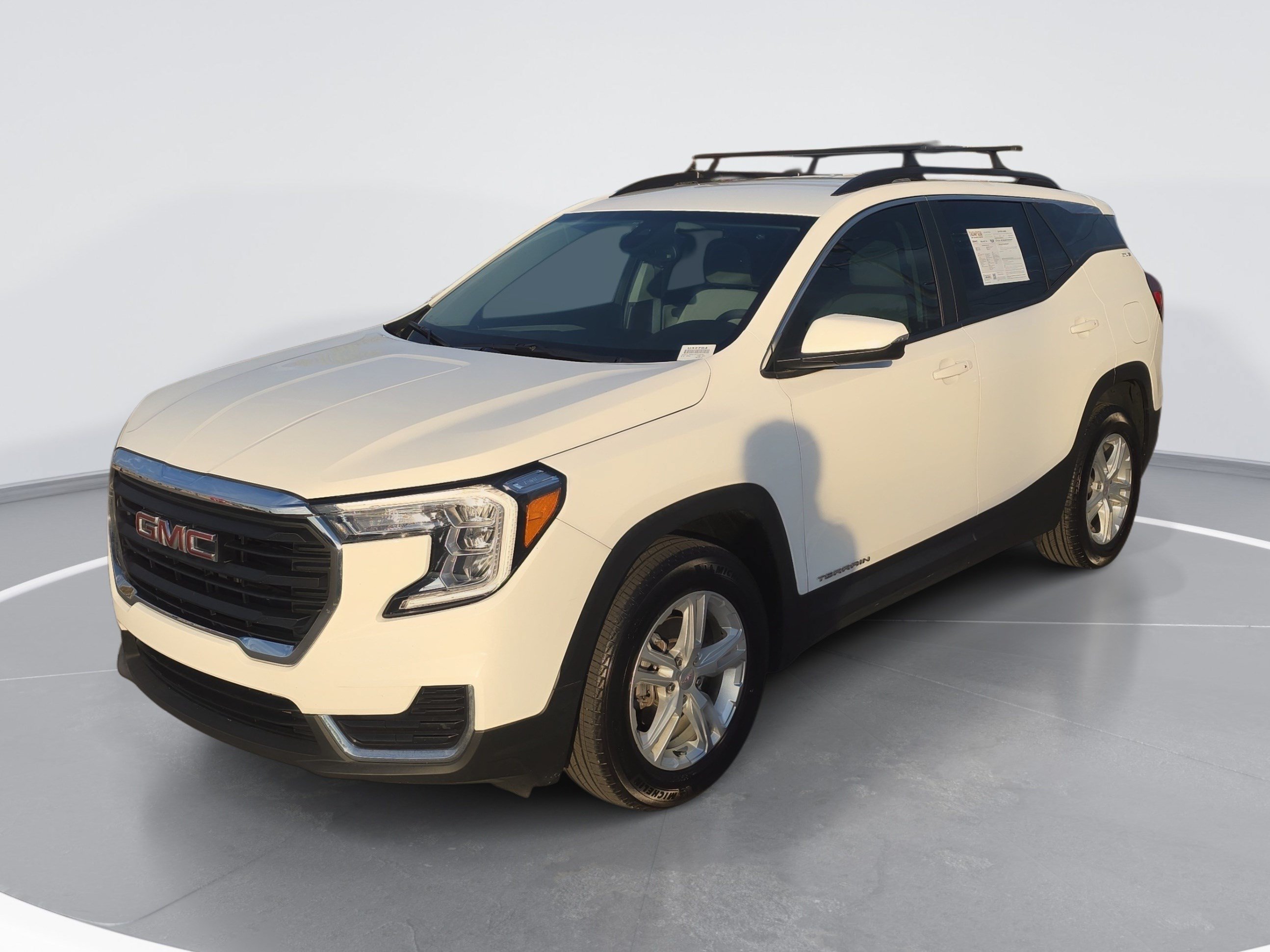 Used 2023 GMC Terrain SLE w/ Driver Convenience Package FWD image 7