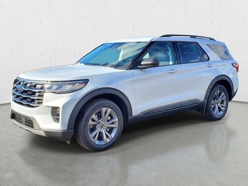 New 2026 Ford Explorer Active w/ Active Comfort Package AWD/4WD image 4