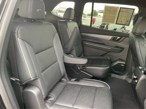 Used 2026 Buick Enclave Sport Touring w/ Super Cruise Package FWD image 24