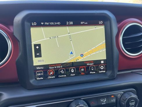 Used 2023 Jeep Gladiator Rubicon w/ Cold Weather Group image 19