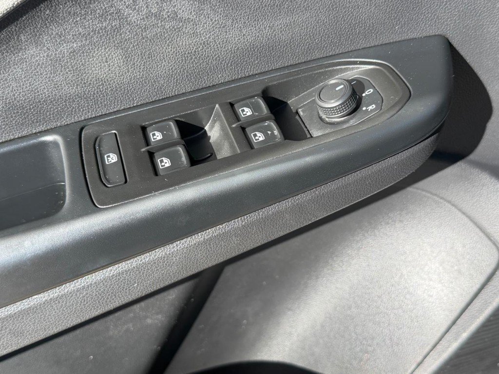 Used 2022 Volkswagen Taos S FWD image 32