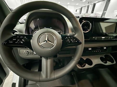 New 2025 Mercedes-Benz Sprinter 2500 image 22