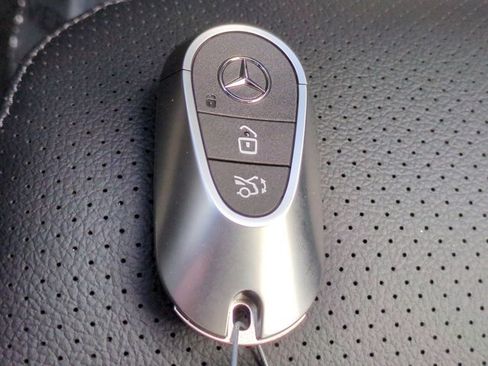 Used 2026 Mercedes-Benz GLC 300 image 29