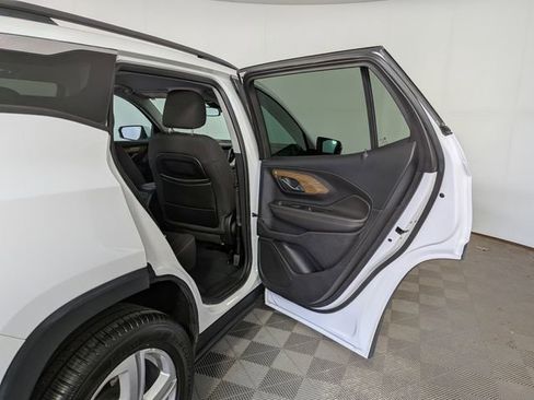 Used 2020 GMC Terrain SLE w/ Driver Convenience Package FWD image 32