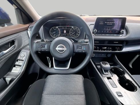 Certified 2023 Nissan Rogue SV FWD image 6