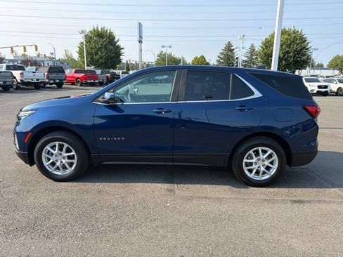 Used 2022 Chevrolet Equinox LT AWD/4WD image 2