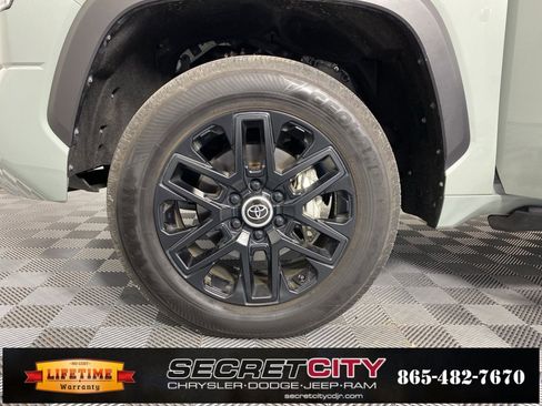 Used 2024 Toyota Tundra Limited image 9