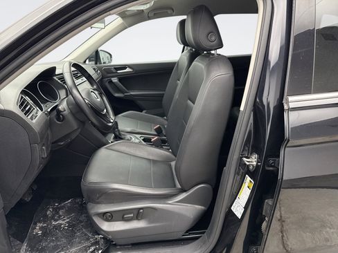 Used 2018 Volkswagen Tiguan SE image 11