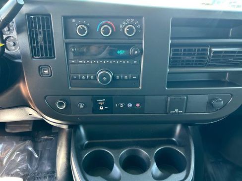 Used 2020 Chevrolet Express 3500 Extended RWD image 21