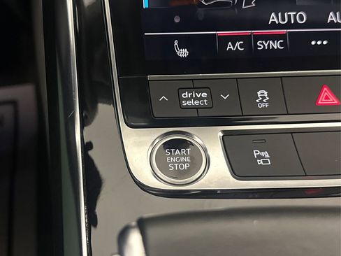 Used 2022 Audi Q7 3.0T Premium Plus AWD/4WD image 38