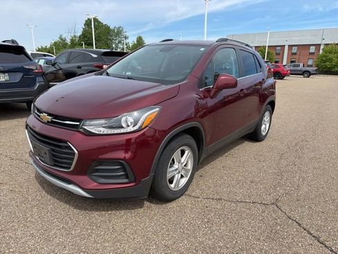 Used 2017 Chevrolet Trax LT FWD image 1