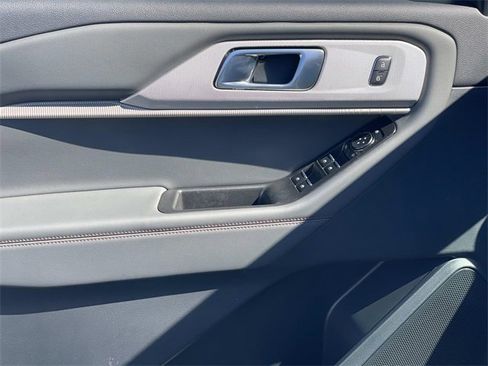 New 2026 Ford Explorer Active w/ Active Comfort Package image 17