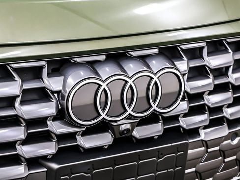 New 2025 Audi Q5 Premium image 13