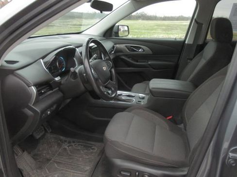 Used 2019 Chevrolet Traverse LT image 3